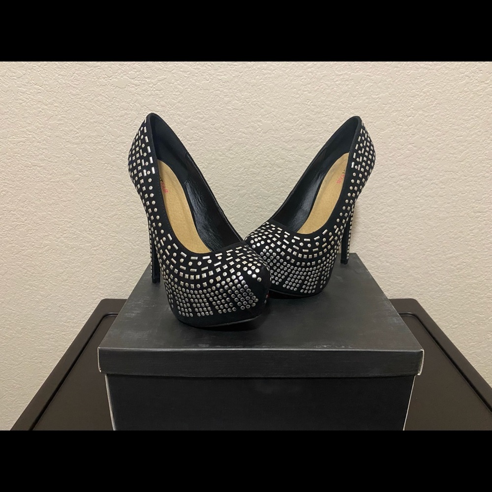 Just Fab Delphyne Black Size 7